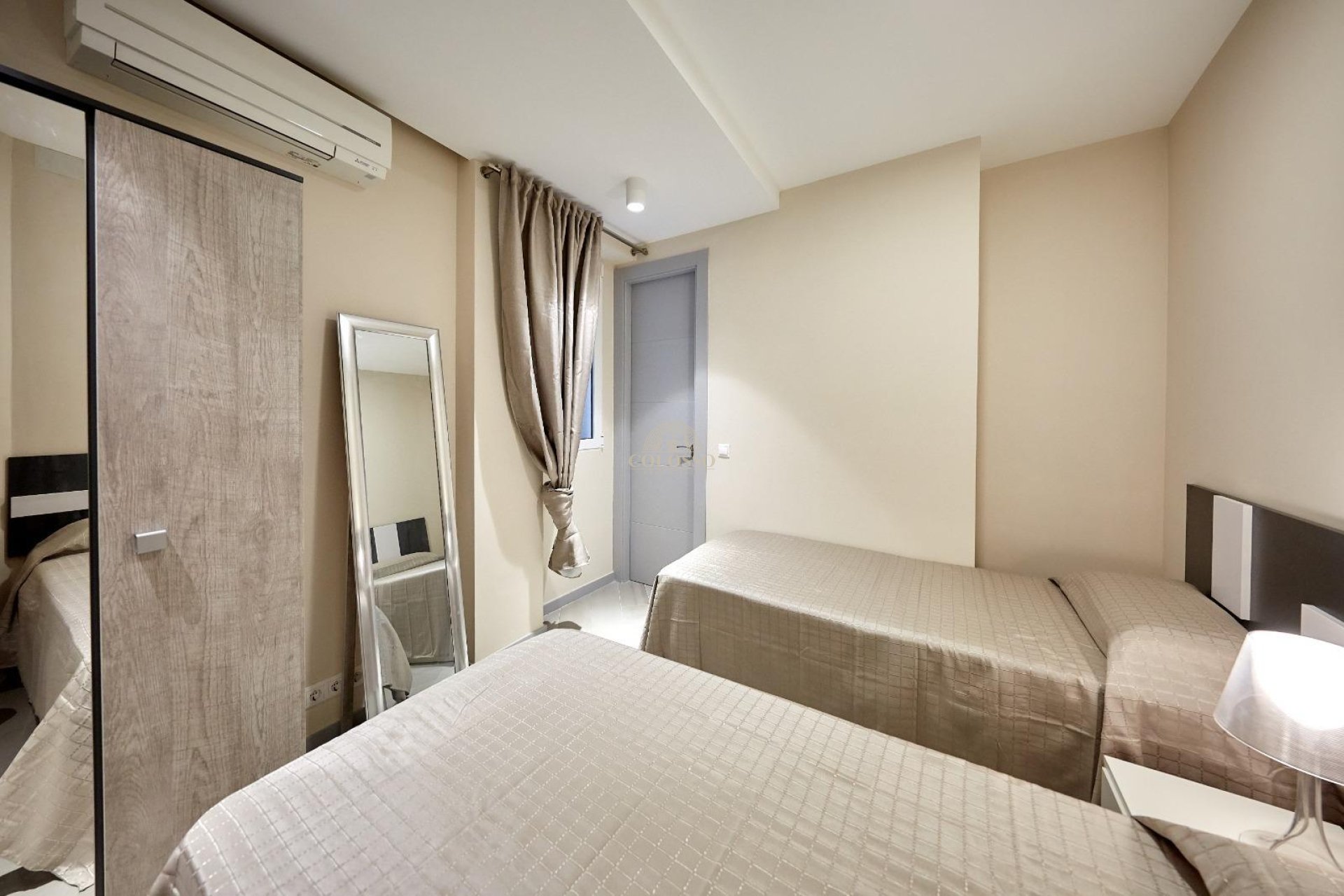 Alquiler - Apartamento -
Alicante - Centro