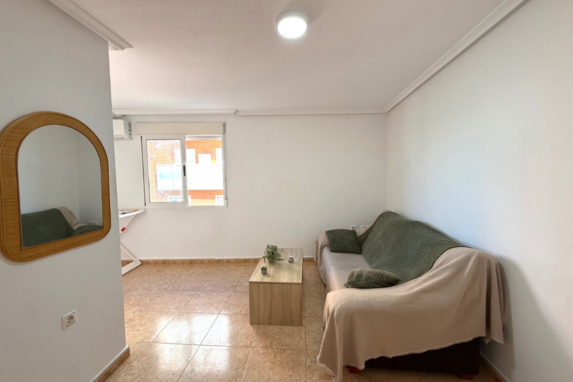 Alquiler - Apartamento / piso -
Los Montesinos