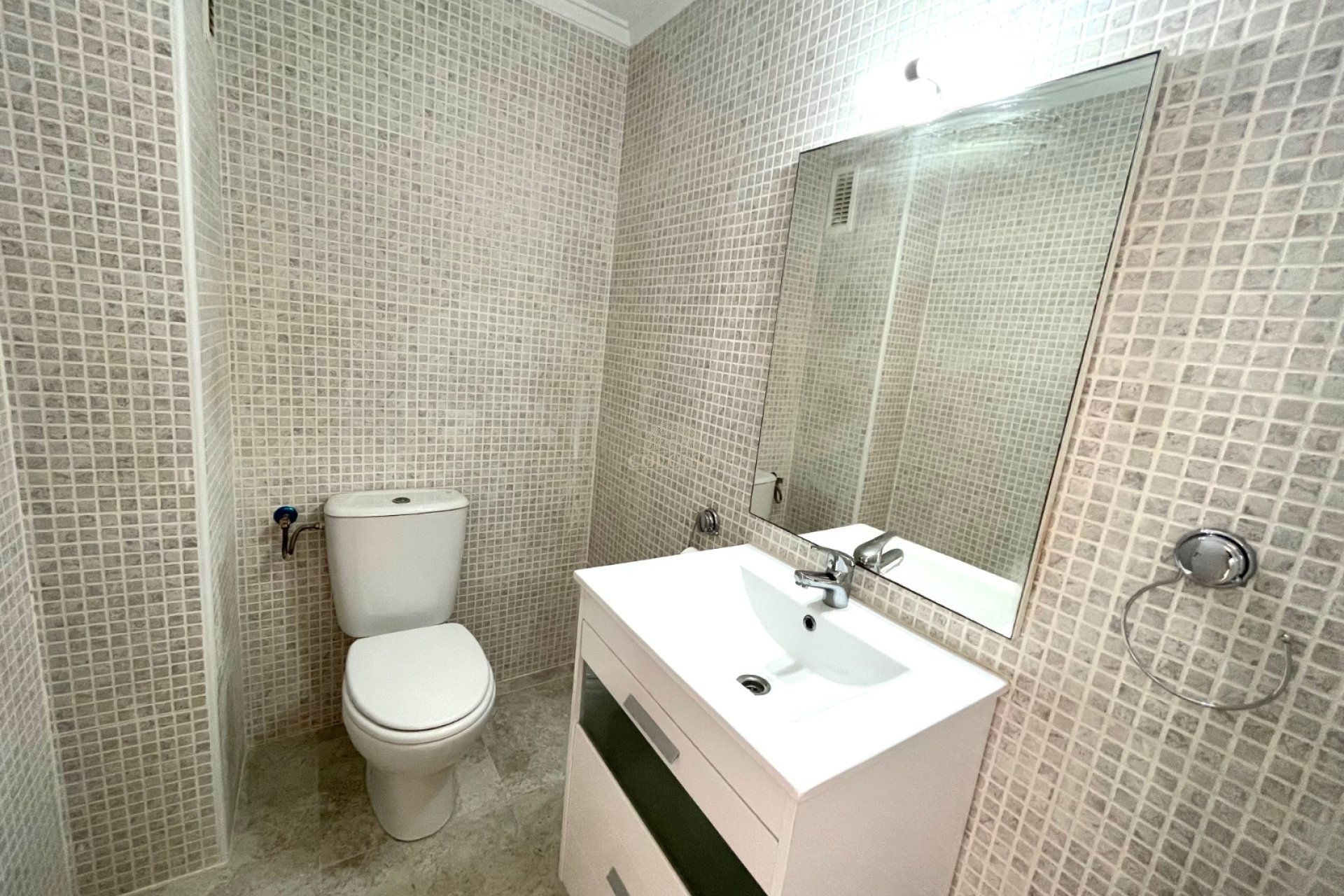 Alquiler - Apartamento / piso -
Torrevieja - Playa de los Locos