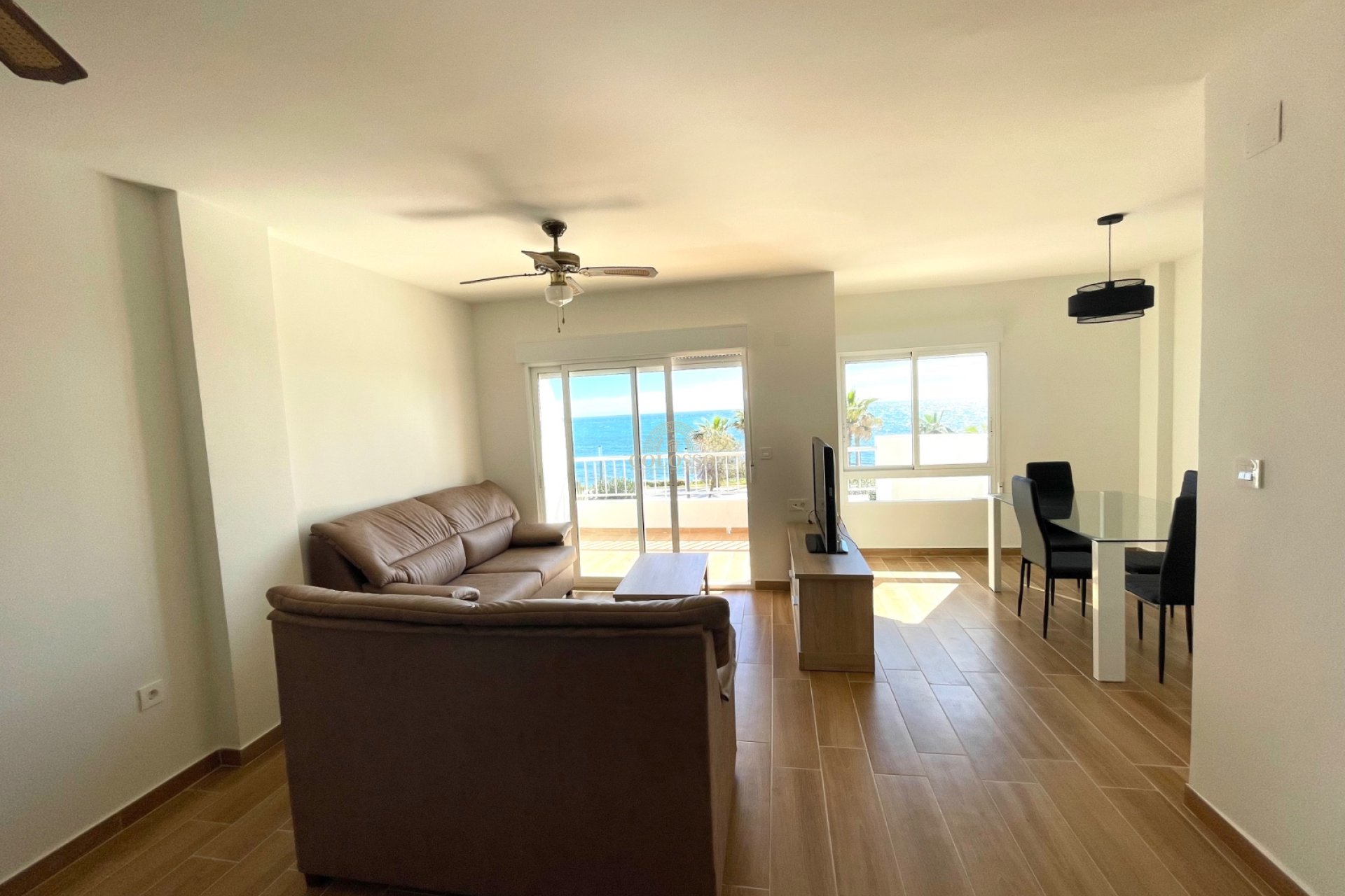 Alquiler - Apartamento / piso -
Torrevieja - Playa de los Locos