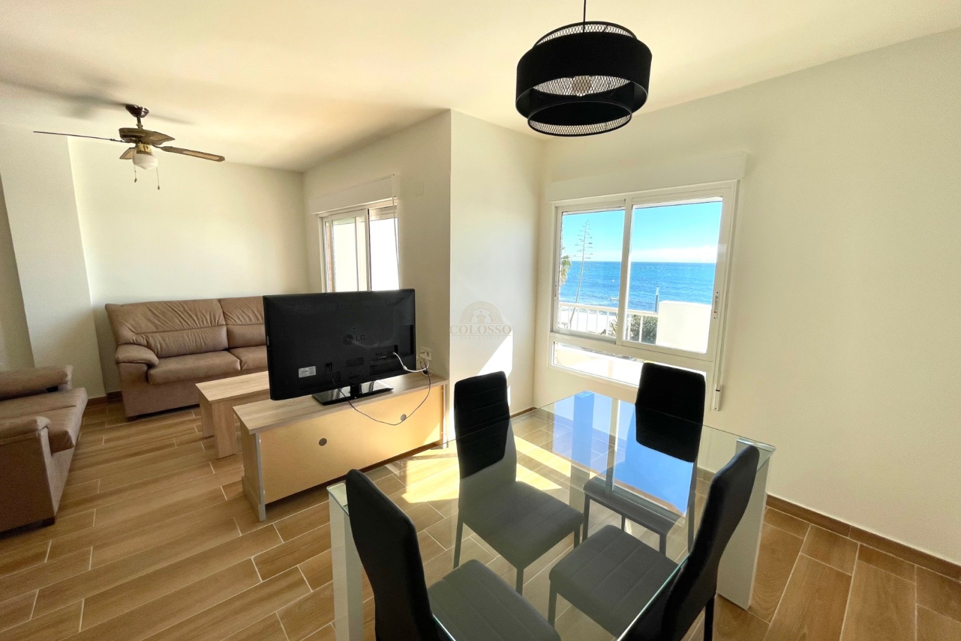 Alquiler - Apartamento / piso -
Torrevieja - Playa de los Locos