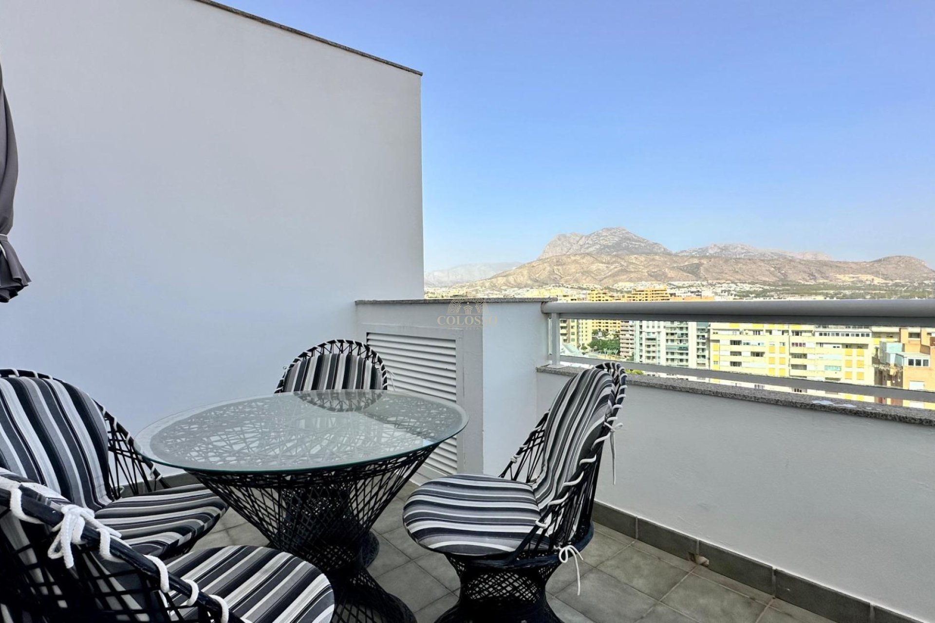 Alquiler - Apartamento -
Villajoyosa - Cala de finestrat