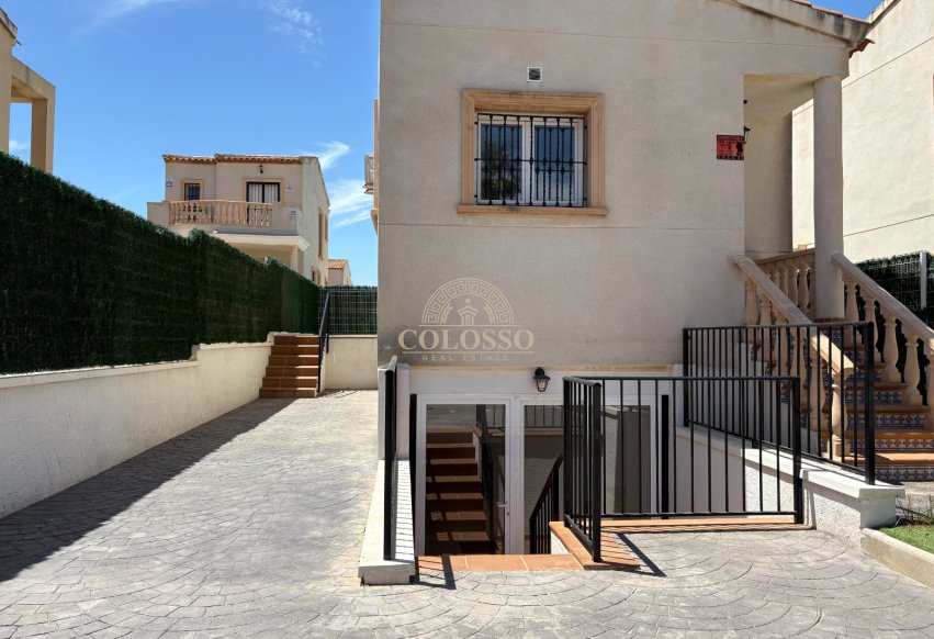 Alquiler - Villa -
Guardamar del Segura - Urbanizaciones