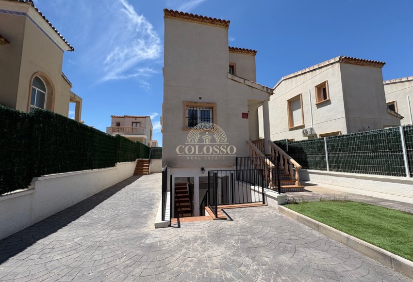 Alquiler - Villa -
Guardamar del Segura - Urbanizaciones