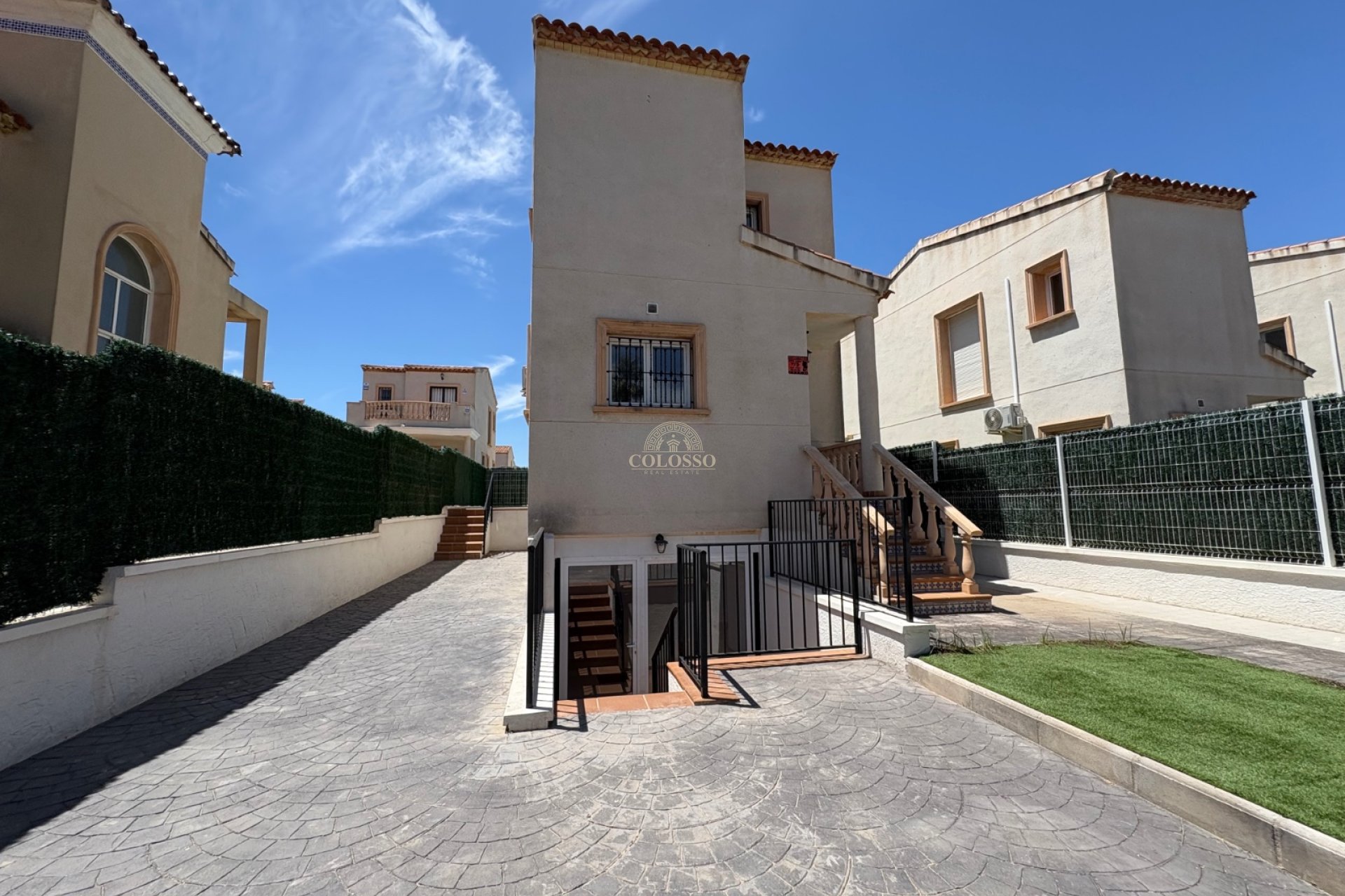 Alquiler - Villa -
Guardamar del Segura - Urbanizaciones