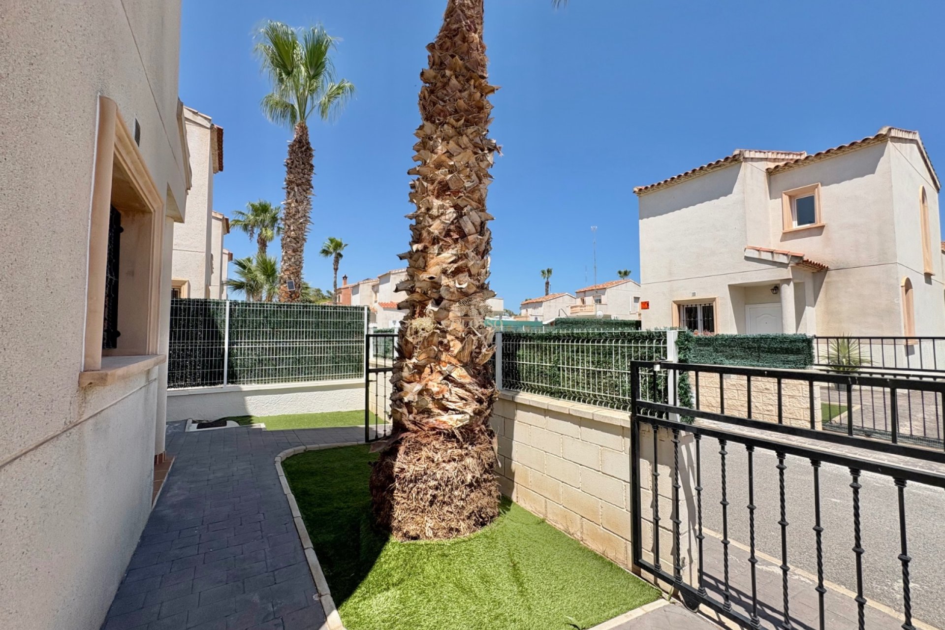 Alquiler - Villa -
Guardamar del Segura - Urbanizaciones