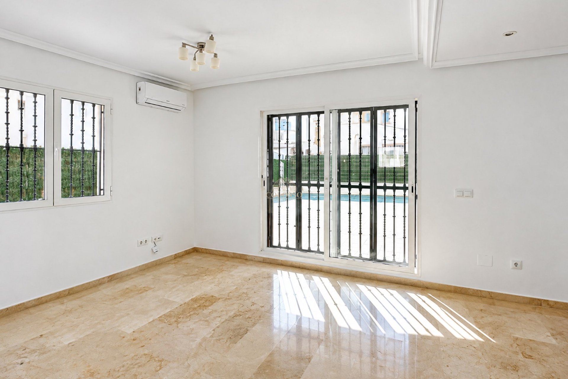 Alquiler - Villa -
Guardamar del Segura - Urbanizaciones