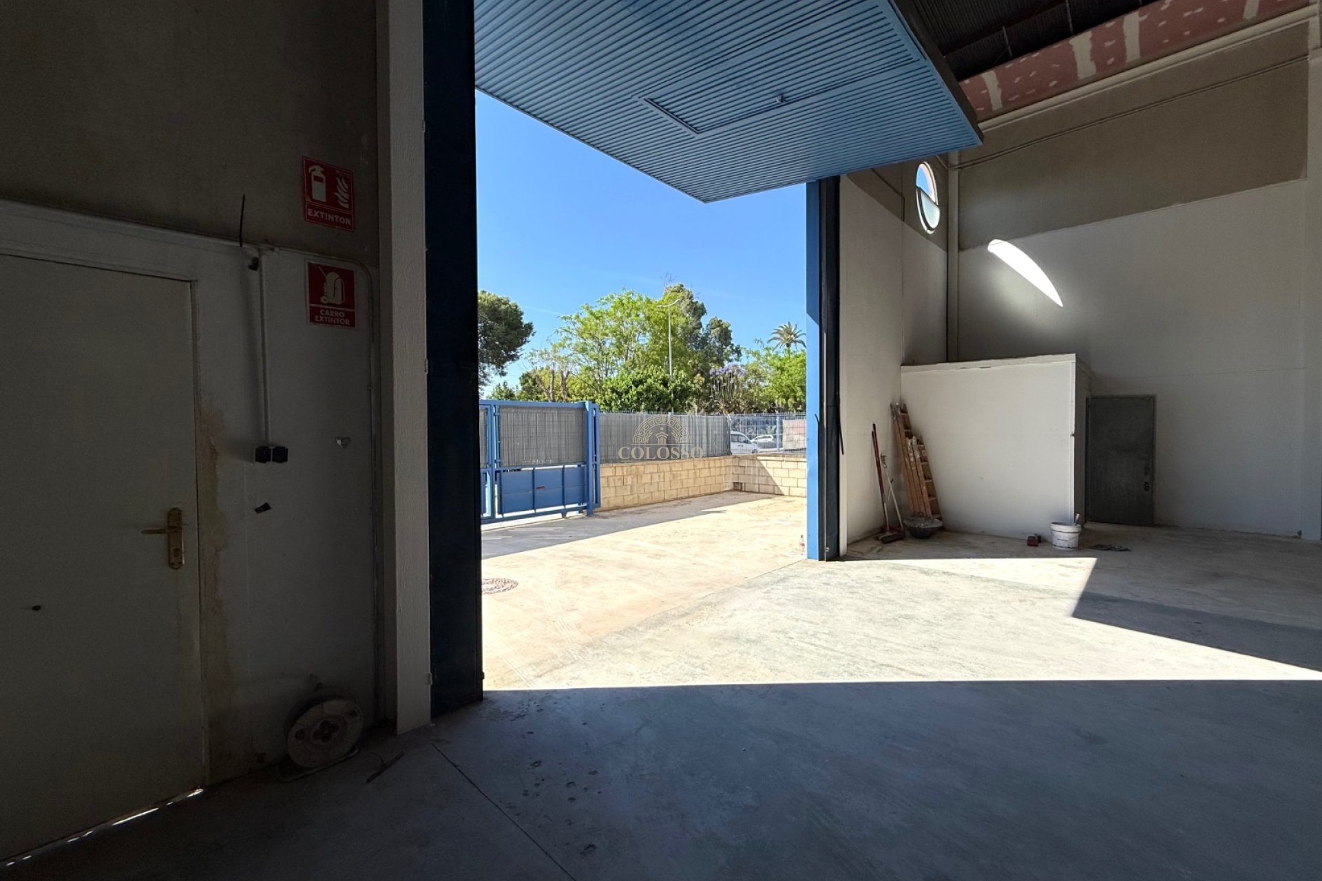 Location - Local commercial -
Catral
