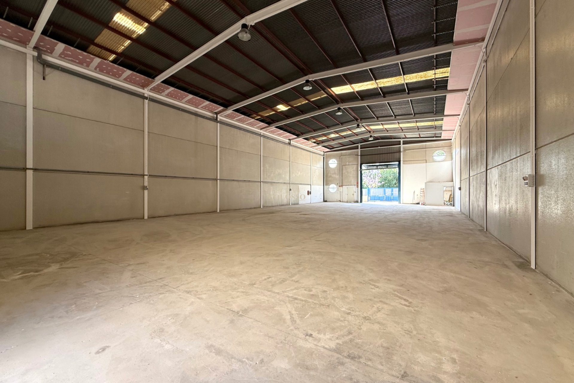 Location - Local commercial -
Catral
