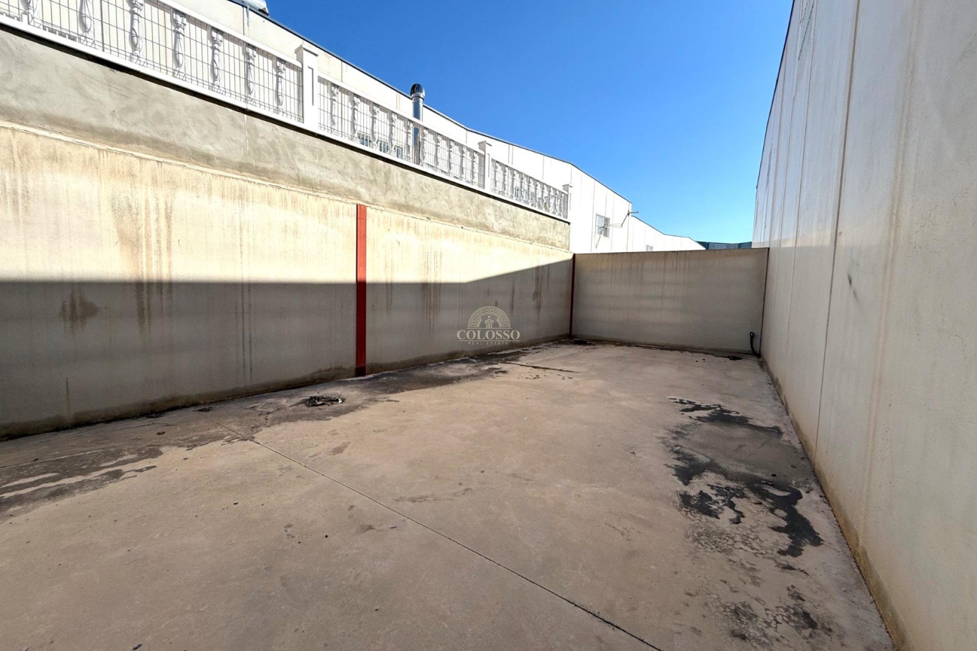 Location - Local commercial -
Catral