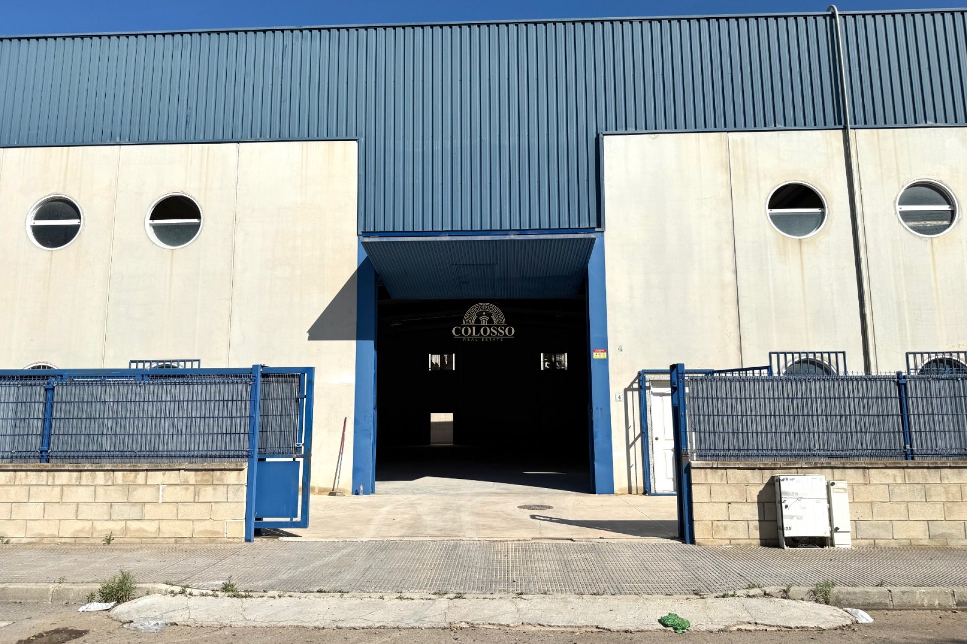 Location - Local commercial -
Catral