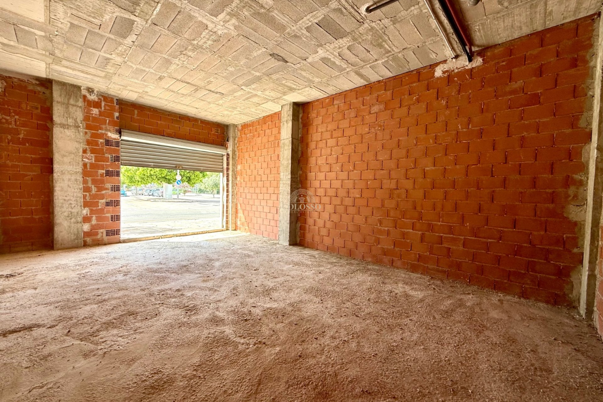 Location - Local commercial -
Rafal