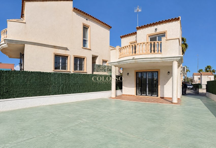 Location - Villa -
Guardamar del Segura - Urbanizaciones