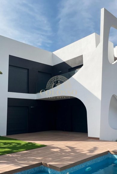 Obra nueva - Villa de Lujo -
Ciudad Quesada - Pueblo bravo