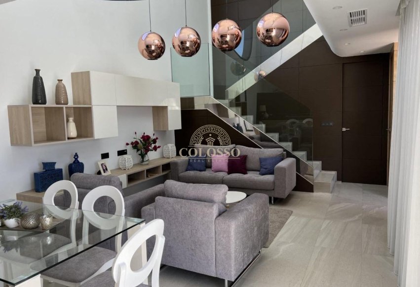 Obra nueva - Villa de Lujo -
Ciudad Quesada - Pueblo bravo