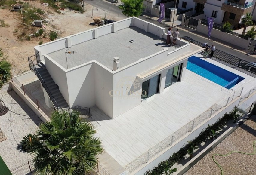 Obra nueva - Villa -
Polop - Alberca