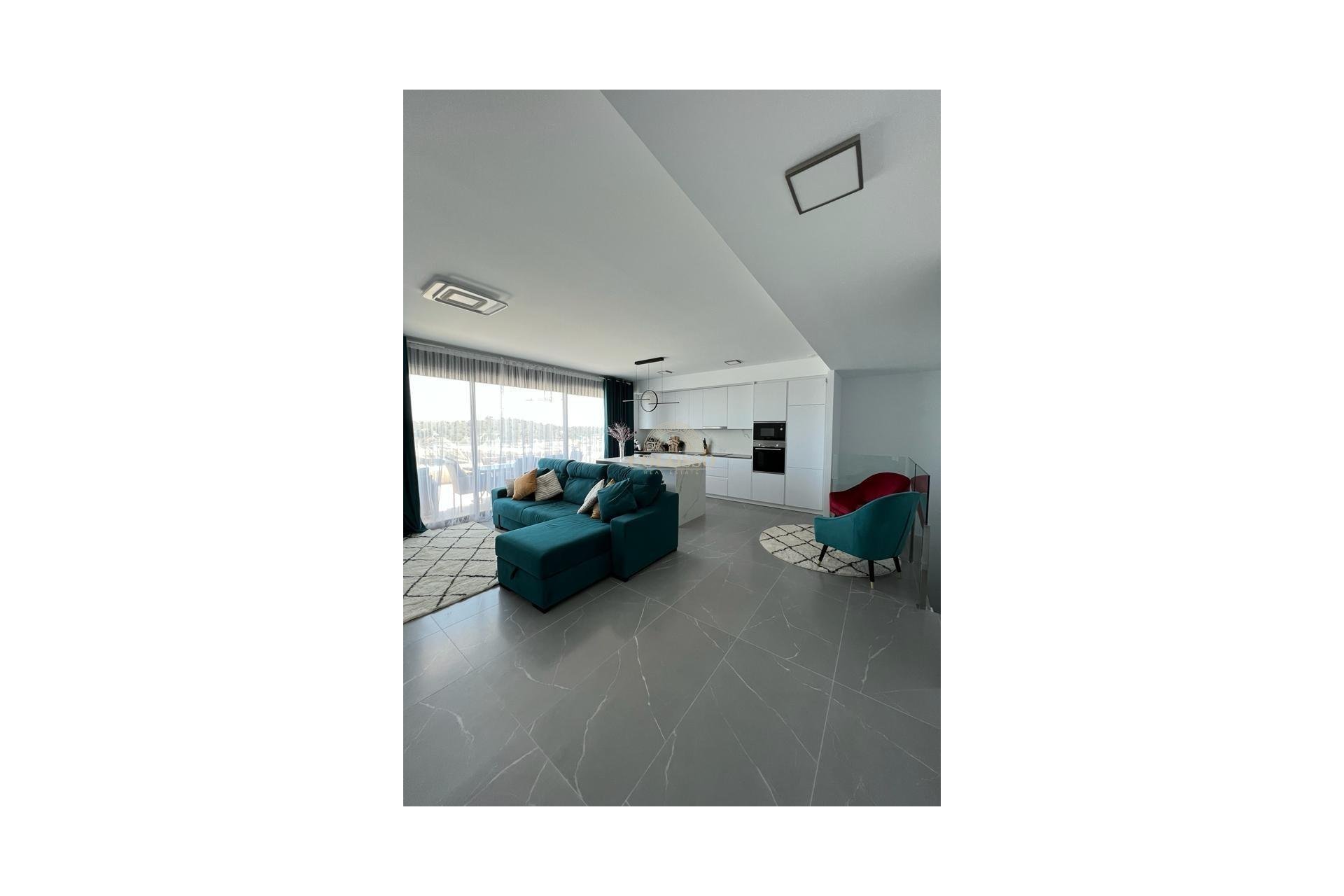 Rental - Apartamento -
Benidorm - Via Parque