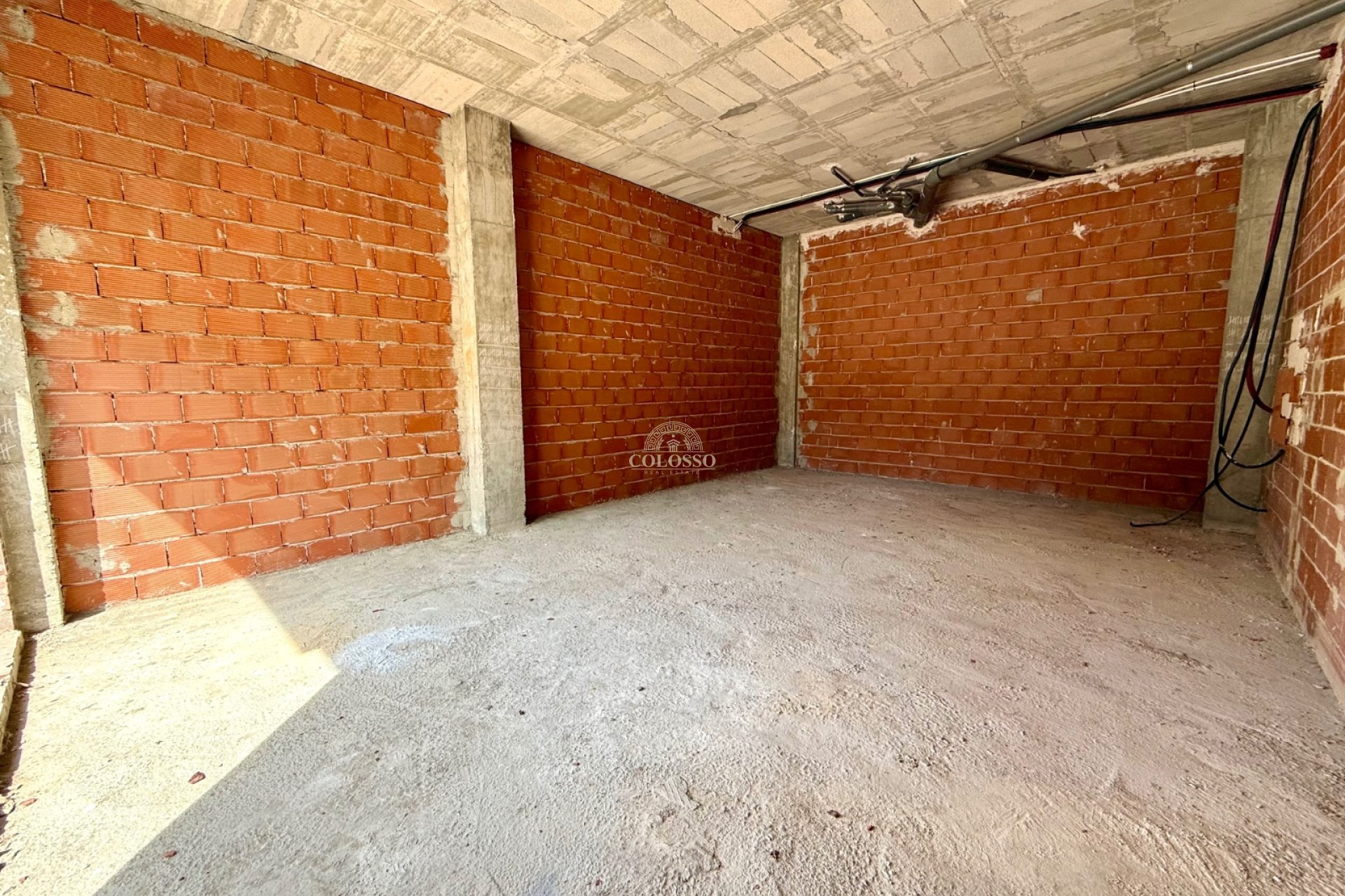 Rental - Commercial Premises -
Rafal