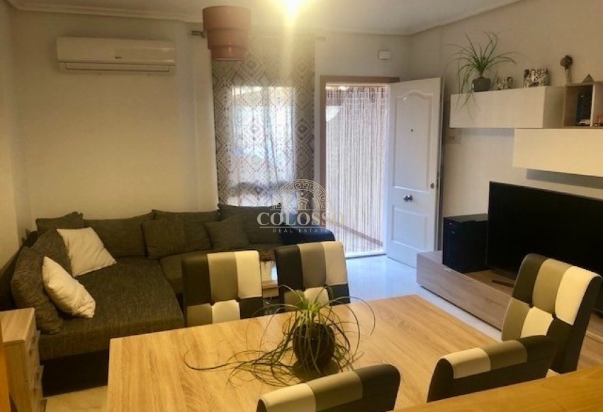 Rental - Semi-detached Villa -
Guardamar del Segura - Guardamar pueblo