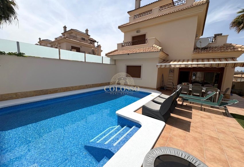 Rental - Townhouse -
Orihuela Costa - La Zenia