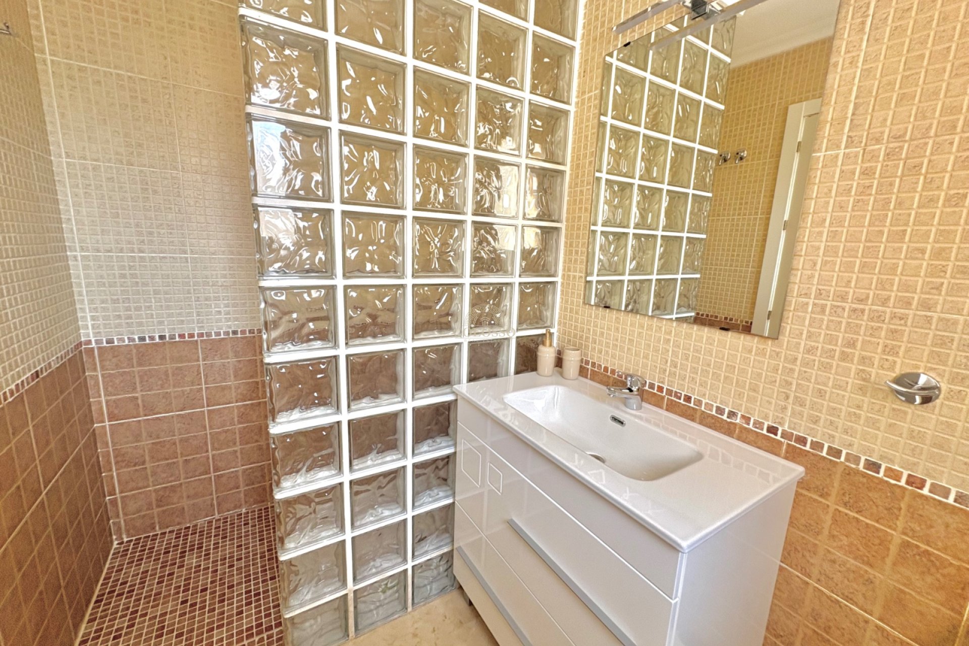 Rental - Villa -
Guardamar del Segura - Urbanizaciones