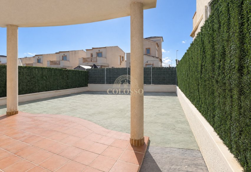 Rental - Villa -
Guardamar del Segura - Urbanizaciones