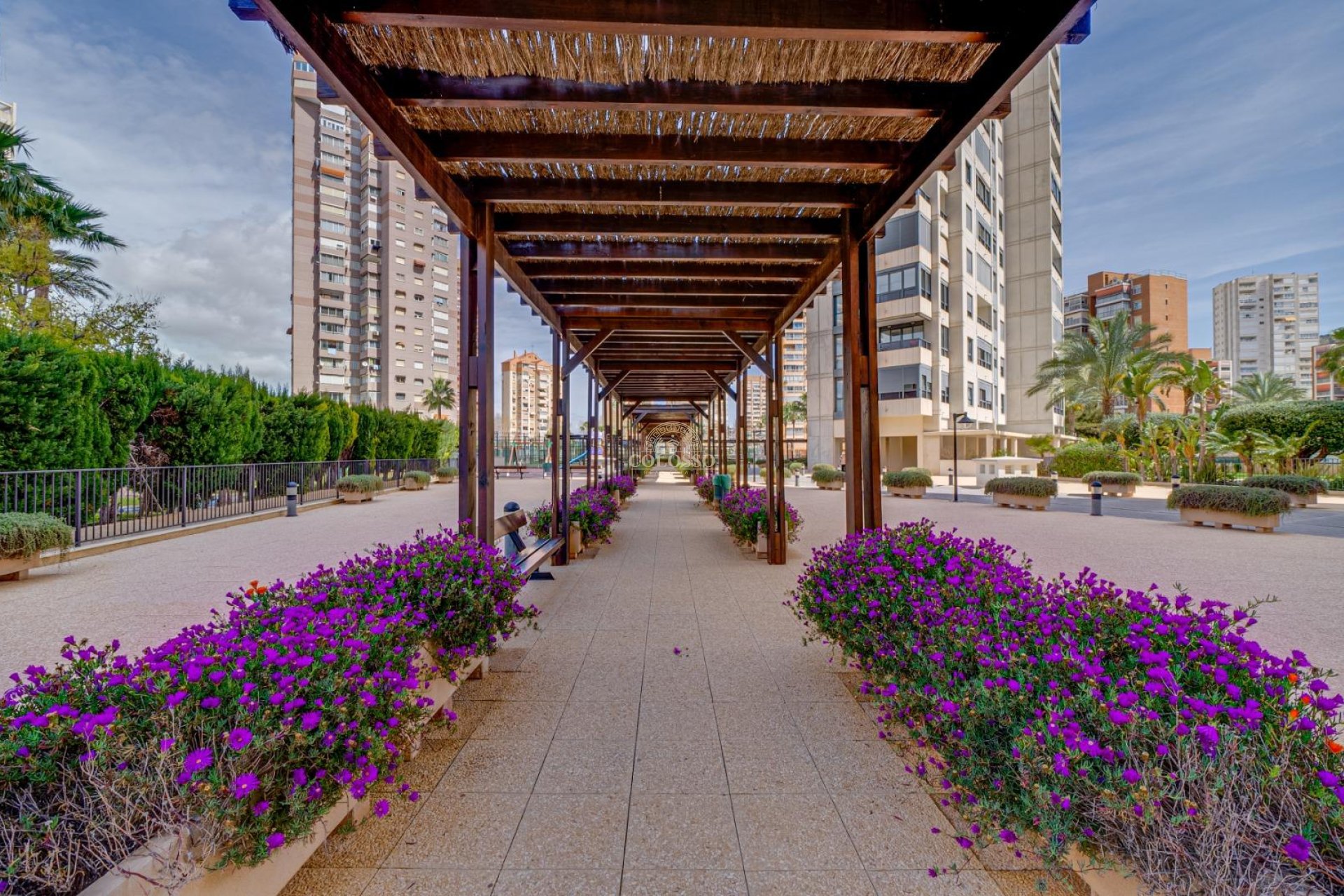 Resale - Apartamento -
Benidorm - Levante
