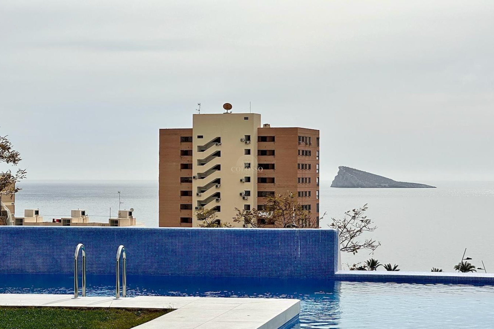 Resale - Apartamento -
Benidorm - Poniente