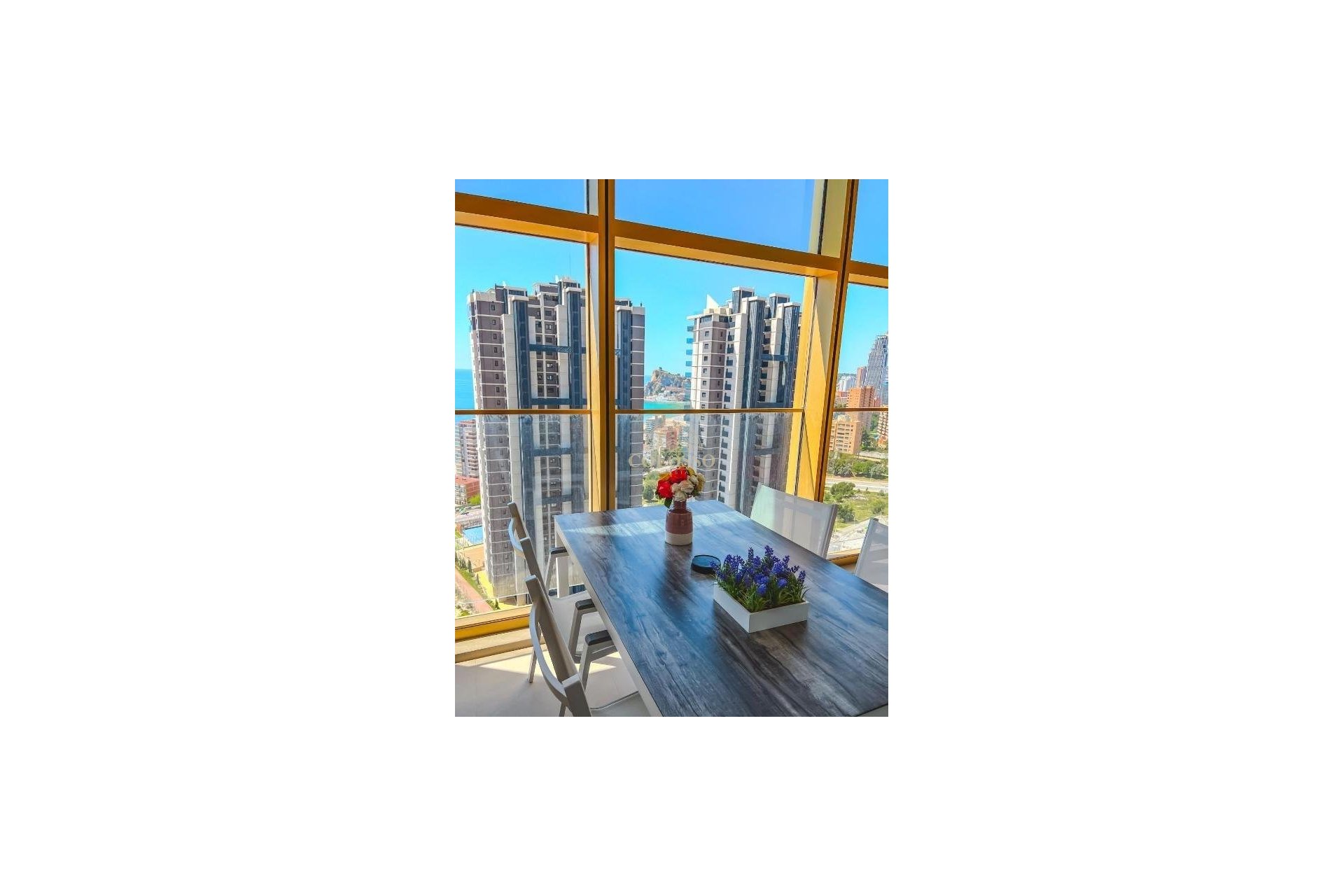 Resale - Apartamento -
Benidorm - Poniente