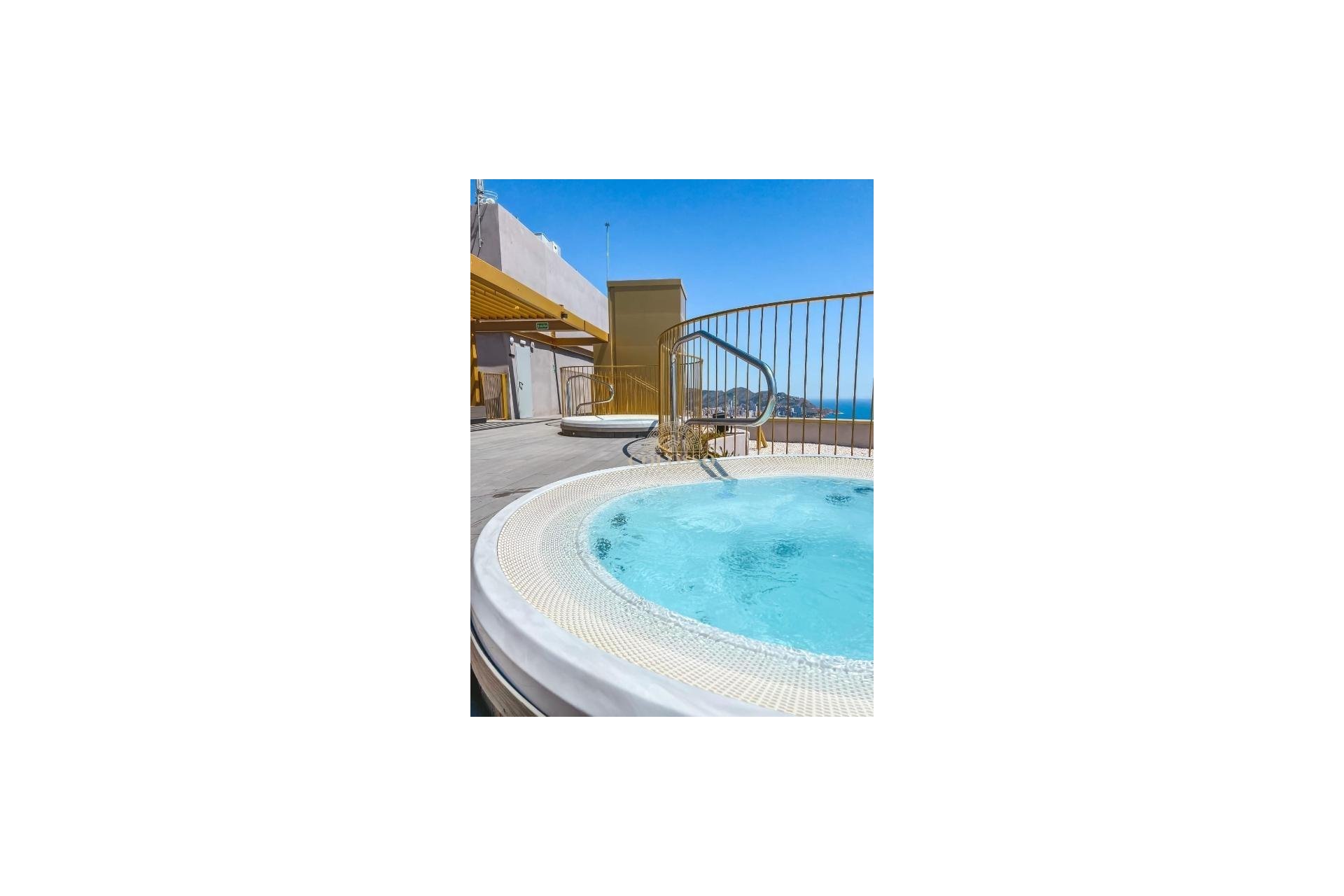 Resale - Apartamento -
Benidorm - Poniente
