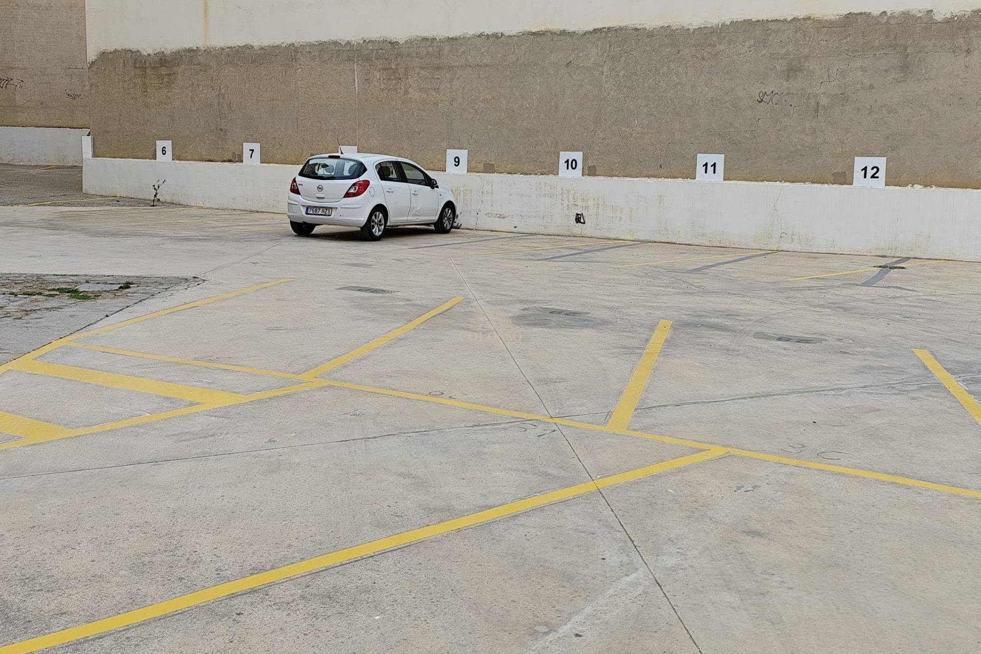 Resale - Apartamento -
Guardamar del Segura - Pueblo