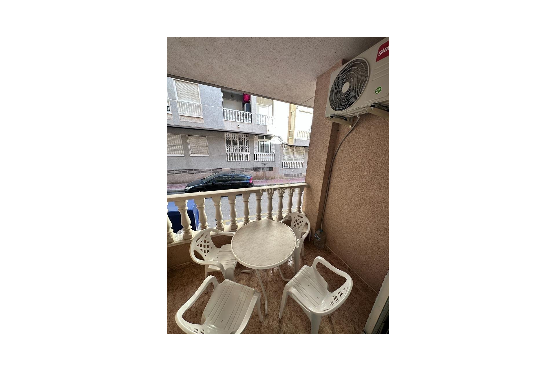 Resale - Apartamento -
Torrevieja - Acequion