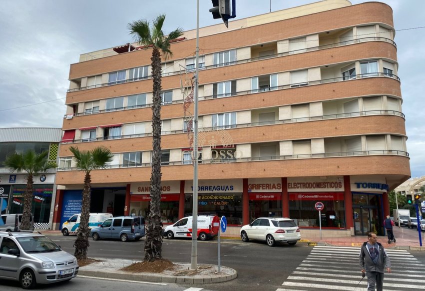 Resale - Apartamento -
Torrevieja - Centro