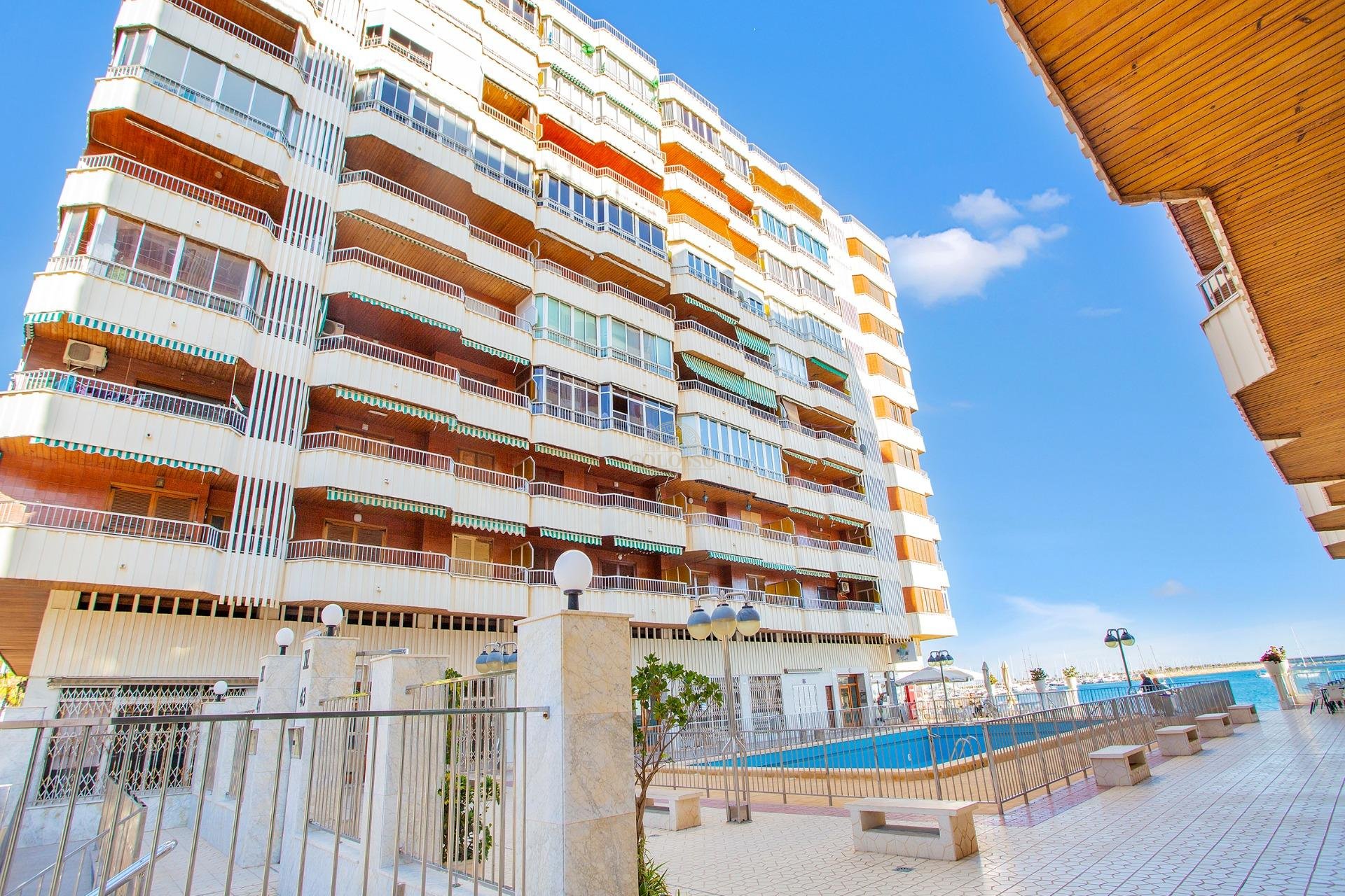 Resale - Apartamento -
Torrevieja - Centro