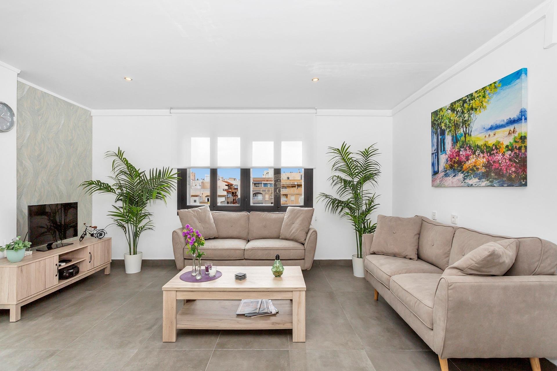 Resale - Apartamento -
Torrevieja - Centro
