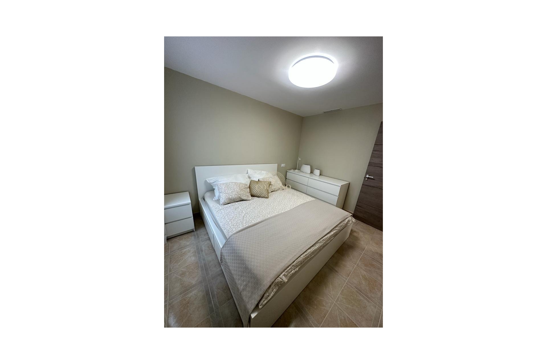 Resale - Apartamento -
Torrevieja - La Mata