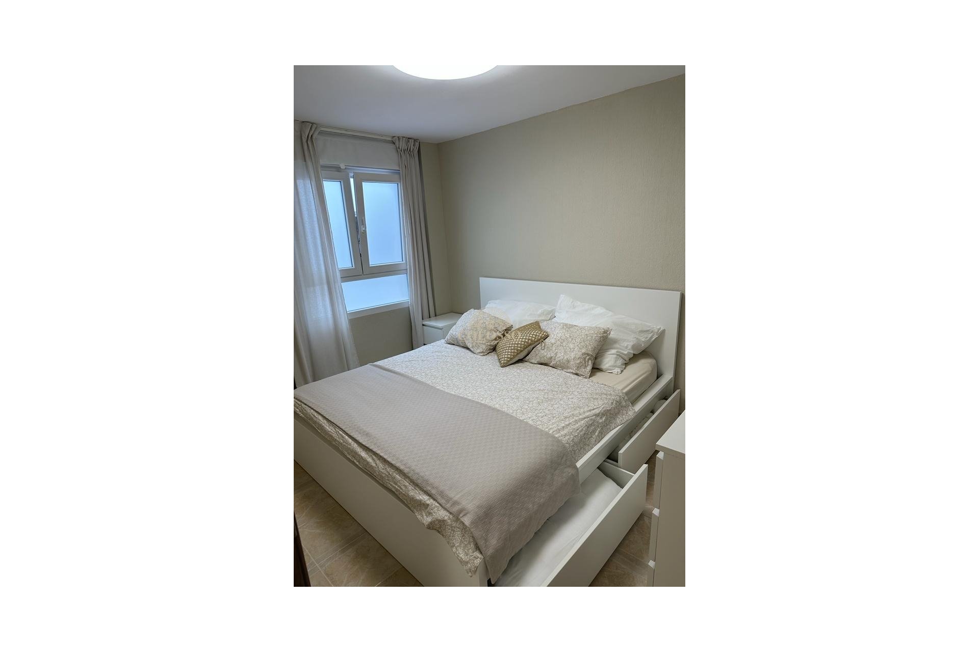 Resale - Apartamento -
Torrevieja - La Mata