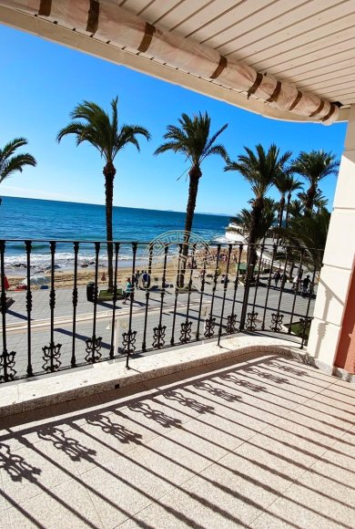 Resale - Apartamento -
Torrevieja - Paseo maritimo