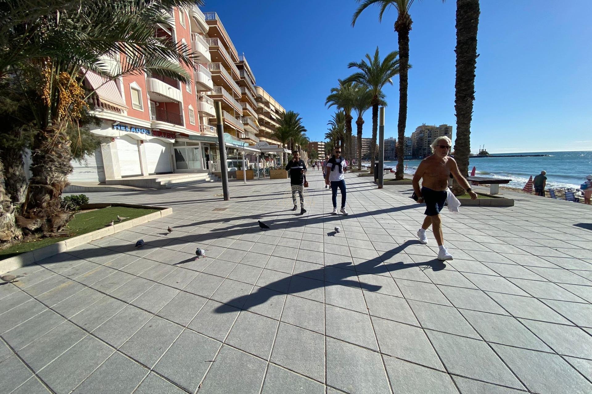 Resale - Apartamento -
Torrevieja - Paseo maritimo