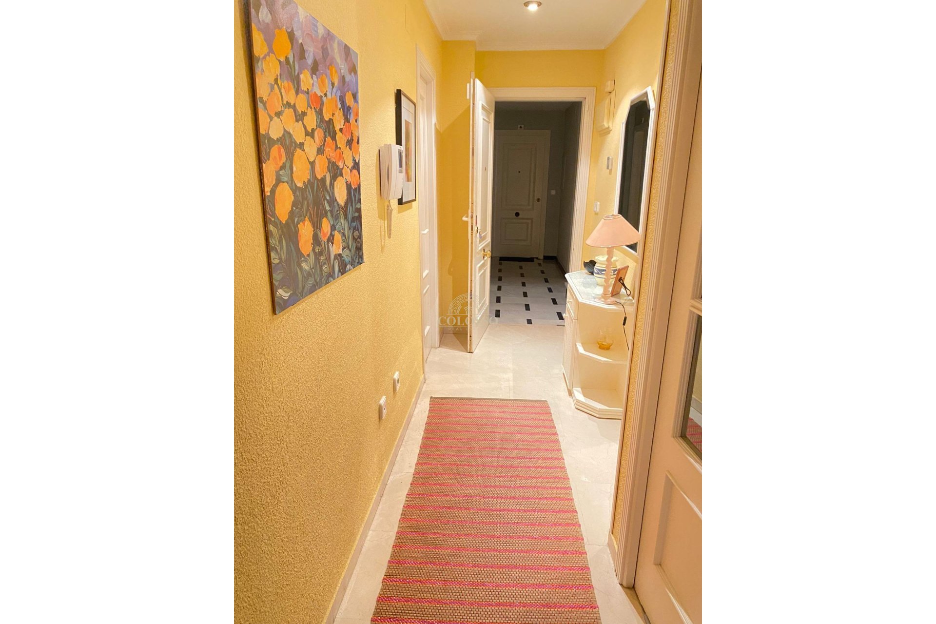 Resale - Apartamento -
Torrevieja - Paseo maritimo