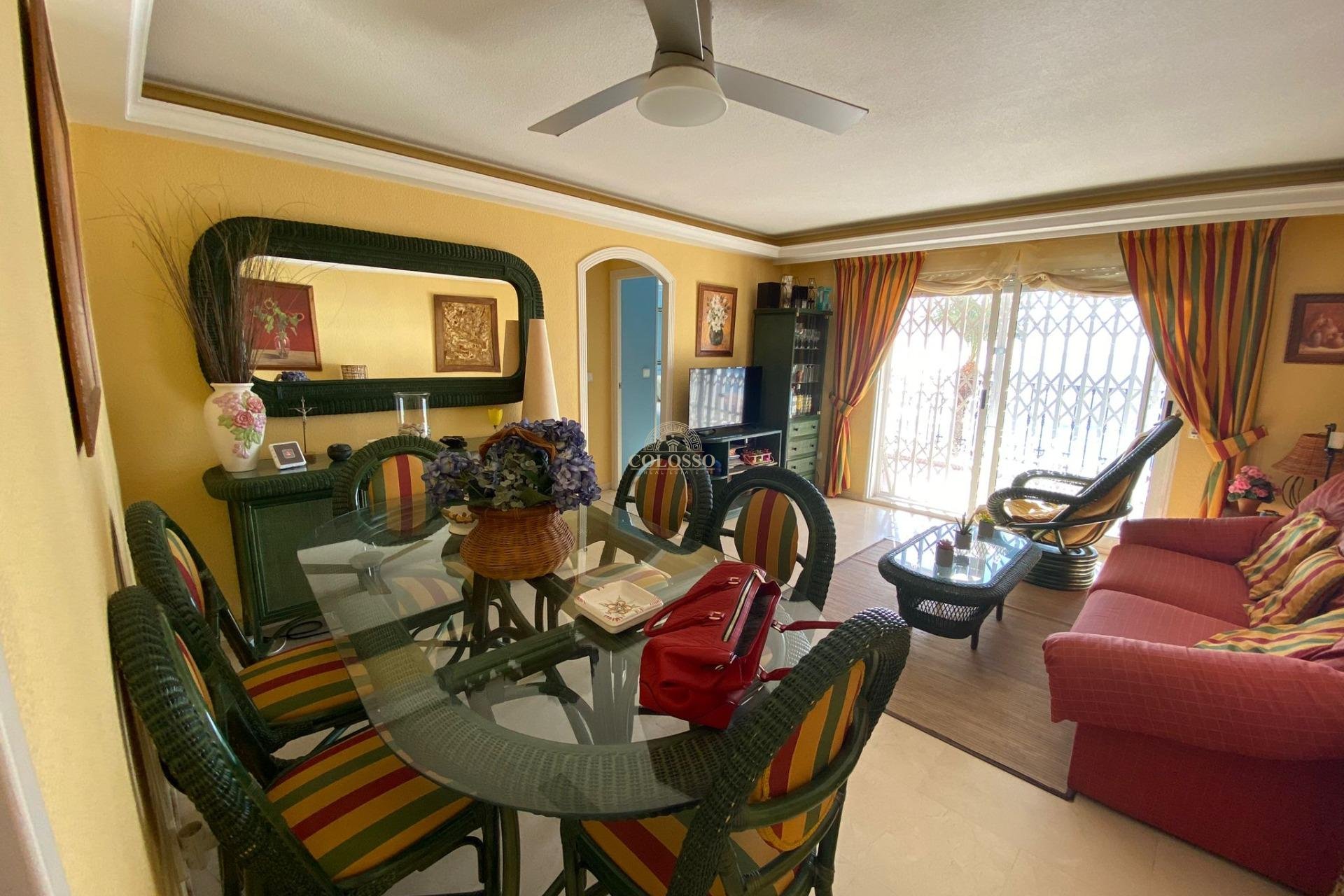 Resale - Apartamento -
Torrevieja - Paseo maritimo