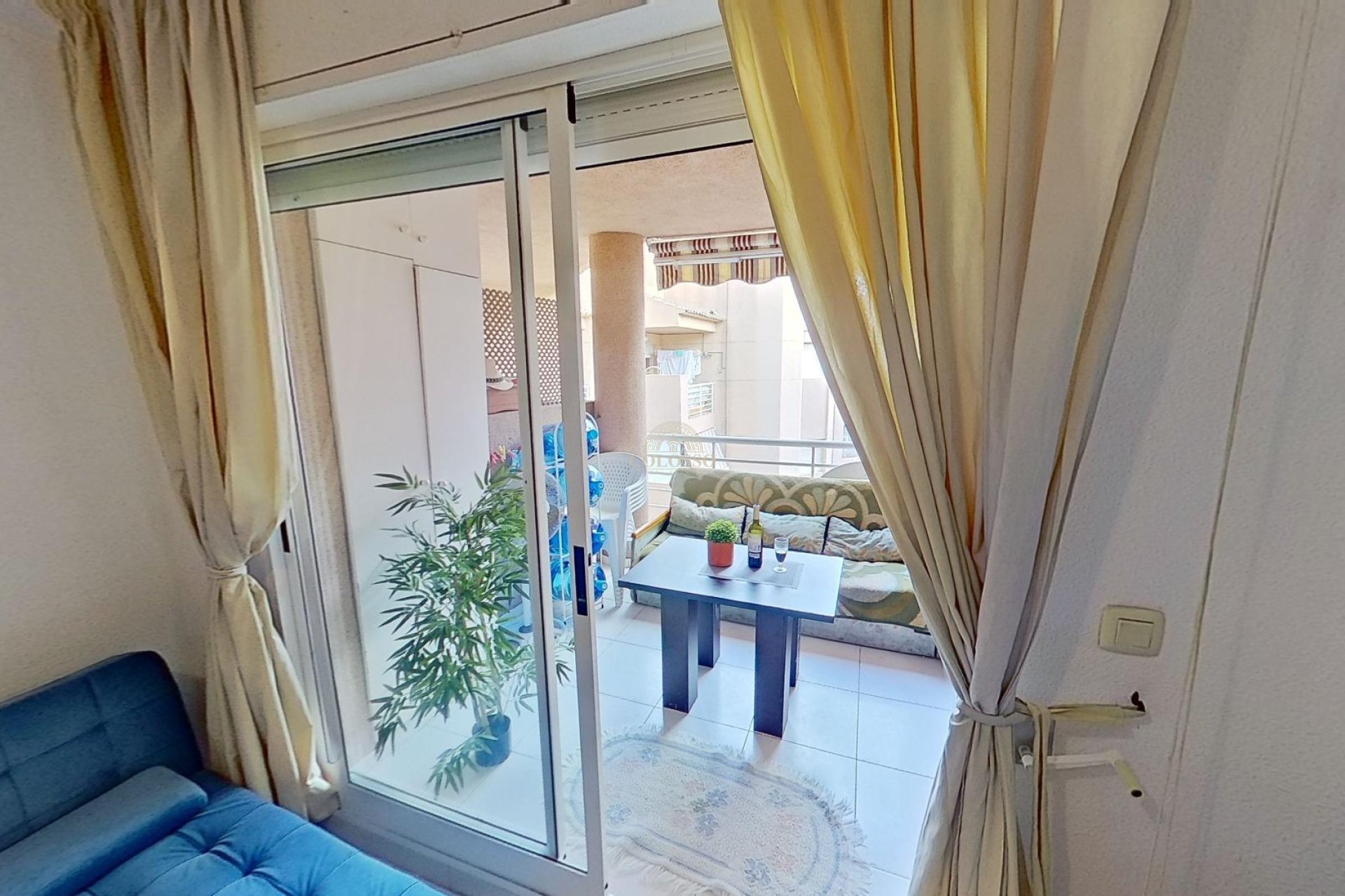 Resale - Apartamento -
Torrevieja - Playa del Cura
