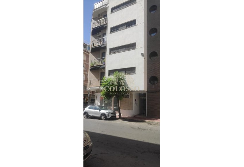 Resale - Apartamento -
Torrevieja - Puerto