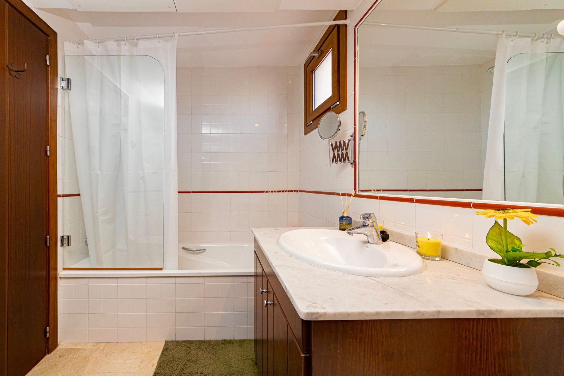 Resale - Apartamento -
Torrevieja - Punta prima