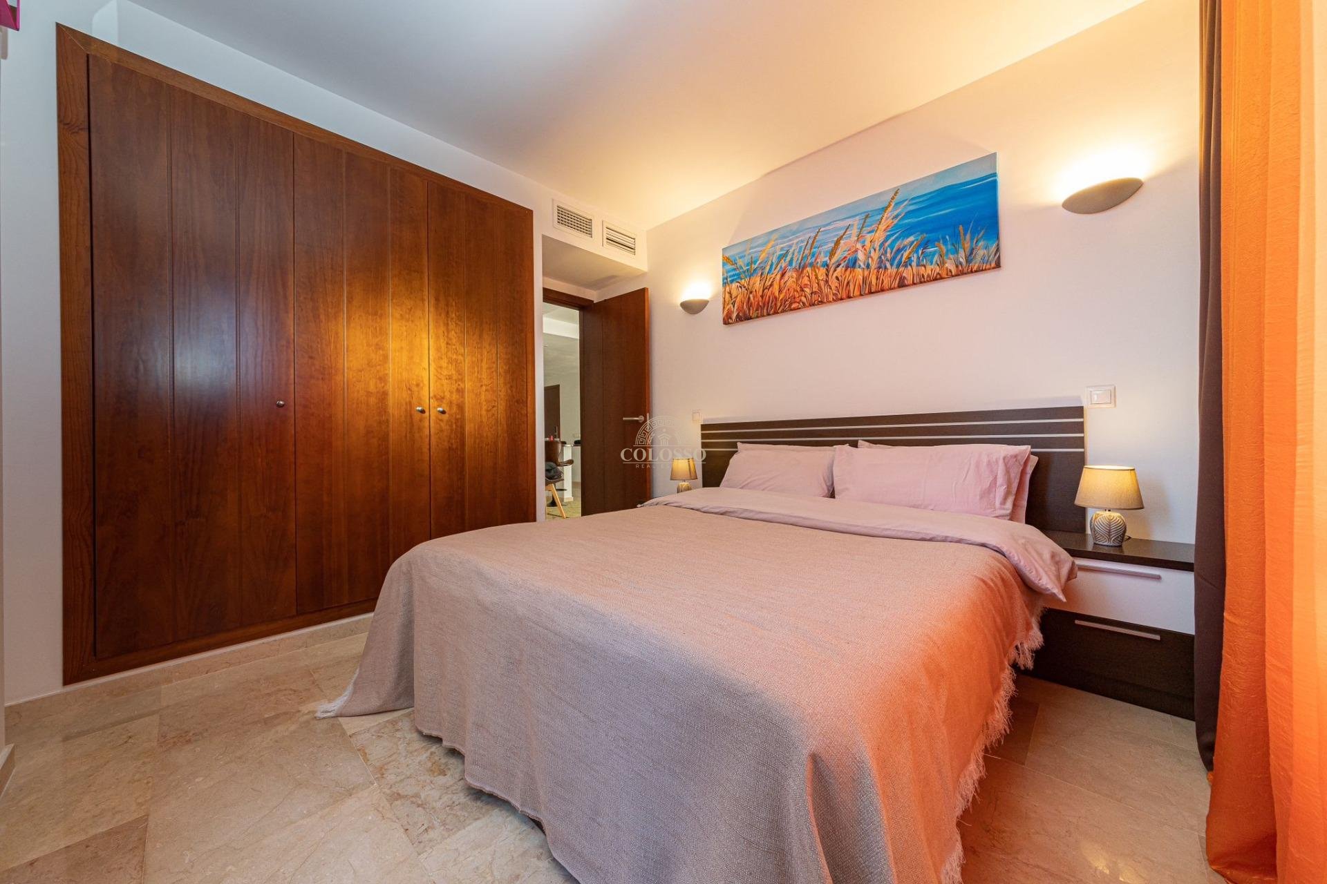 Resale - Apartamento -
Torrevieja - Punta prima
