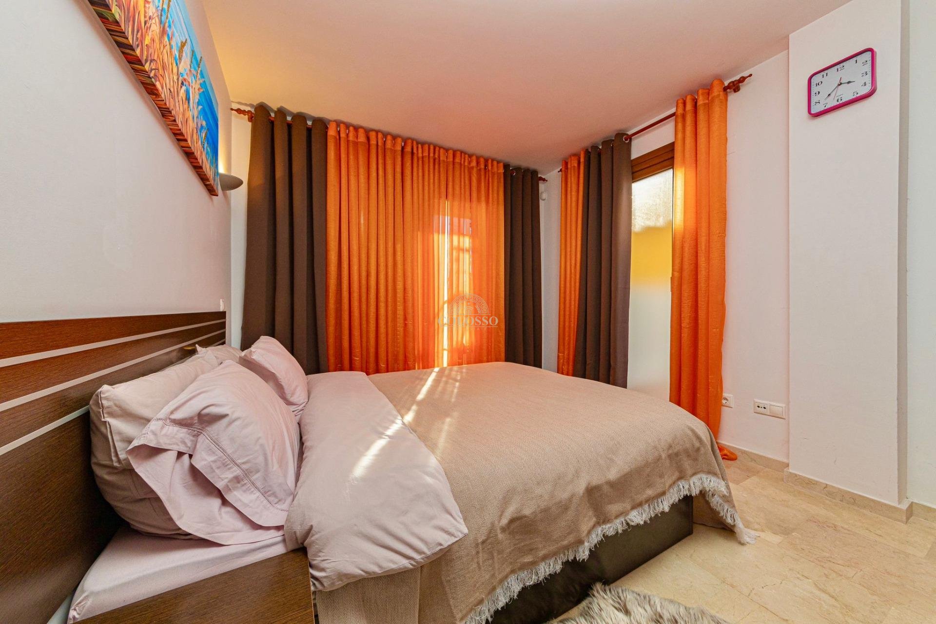 Resale - Apartamento -
Torrevieja - Punta prima