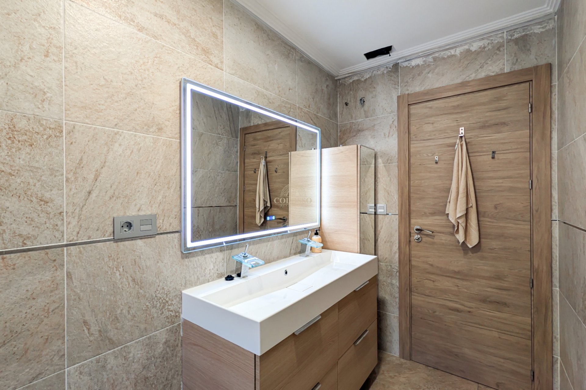 Resale - Apartment / flat -
Rafal