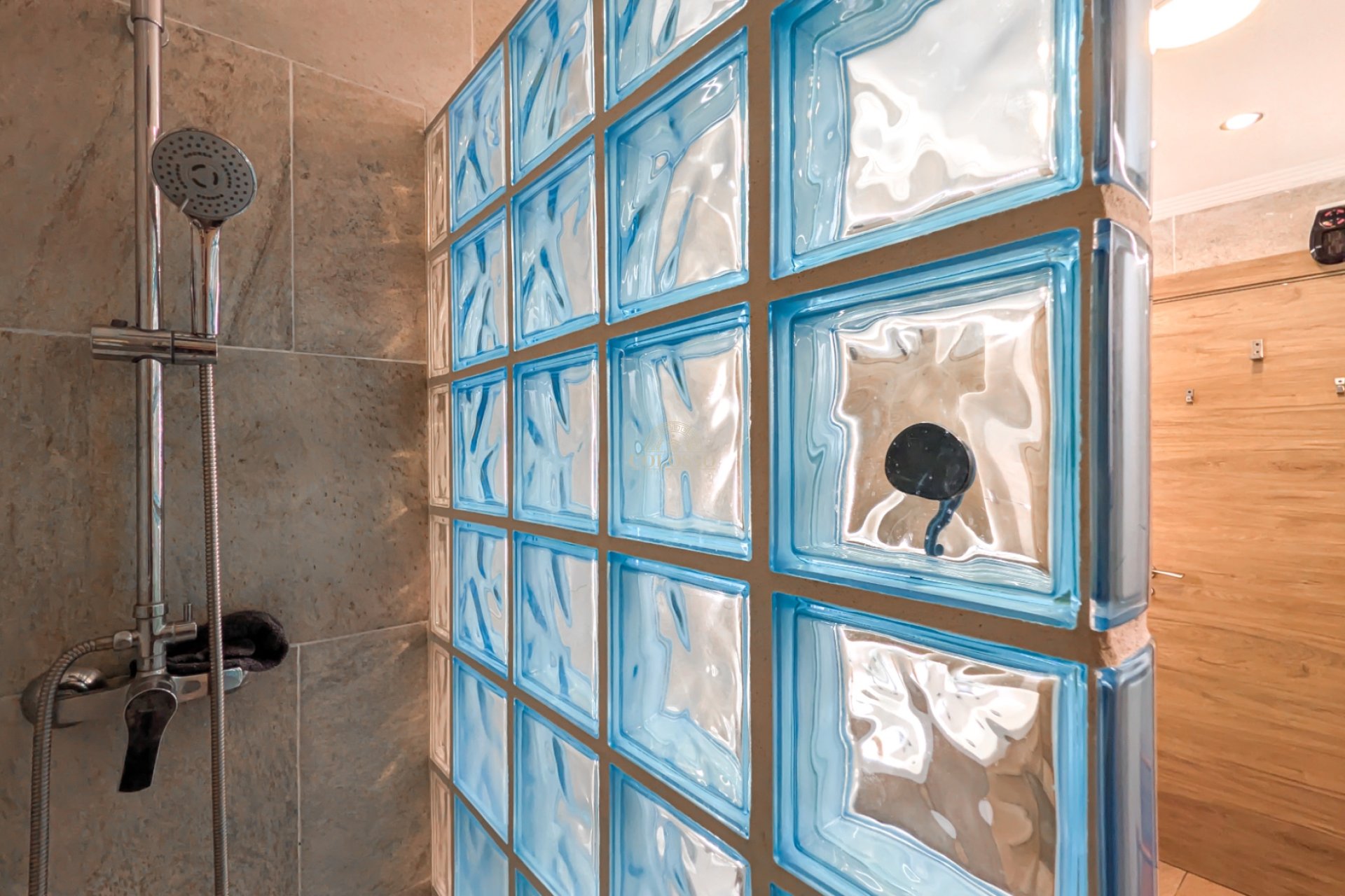 Resale - Apartment / flat -
Rafal