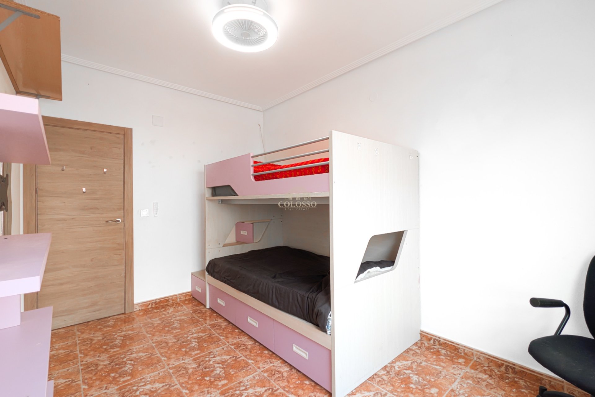 Resale - Apartment / flat -
Rafal
