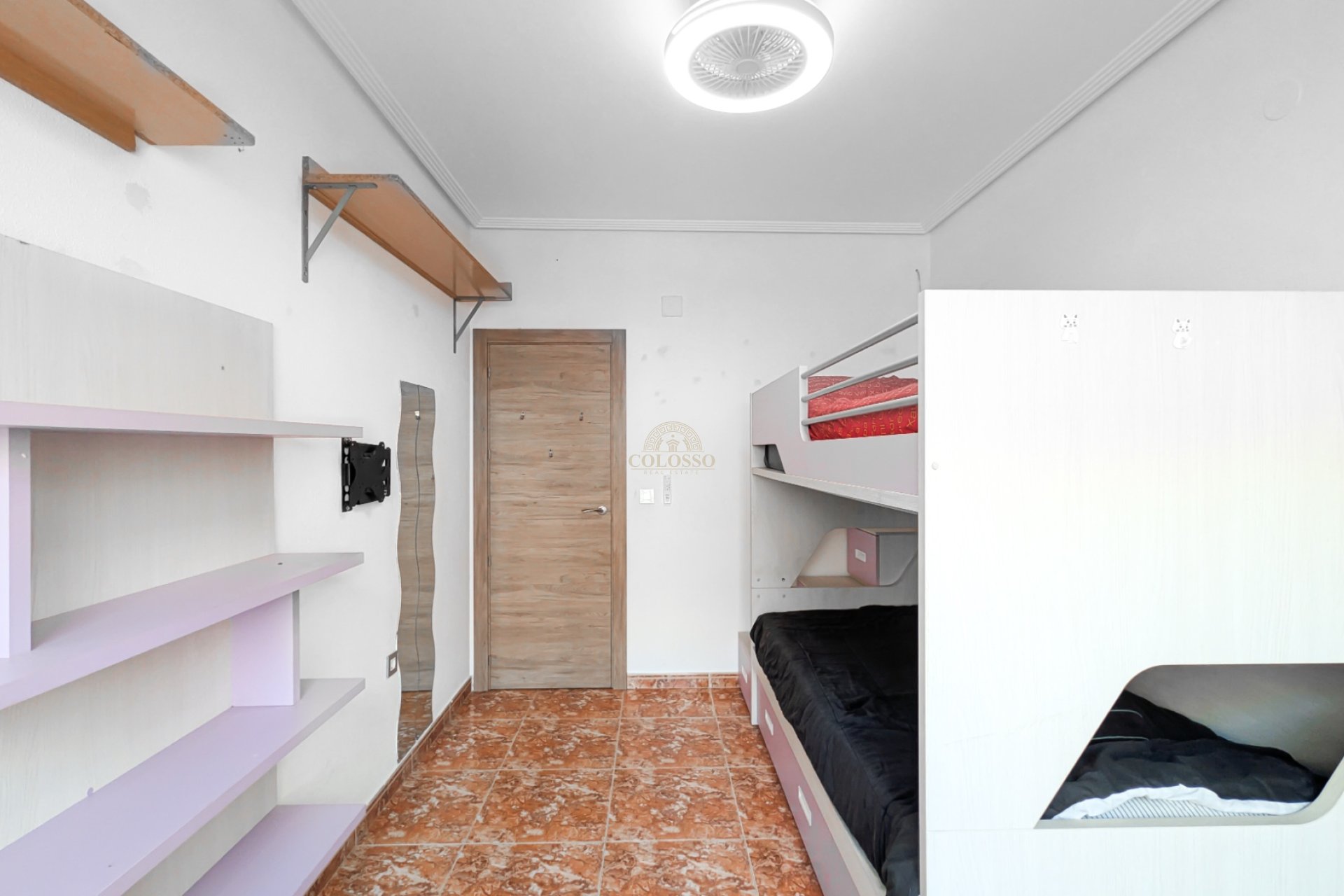 Resale - Apartment / flat -
Rafal